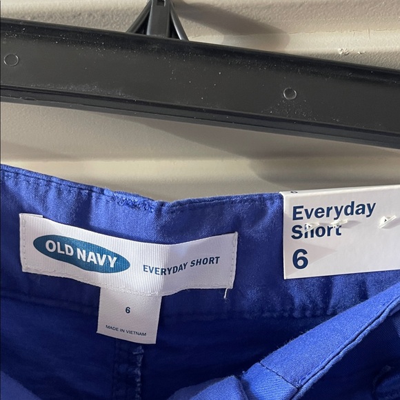 NWT Old Navy Royal Blue Everyday Shorts 5” inseam - Size 6 - Picture 2 of 4